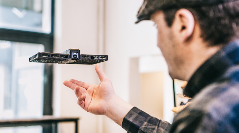 Hover Camera - nowy mini dron do zdj selfie
