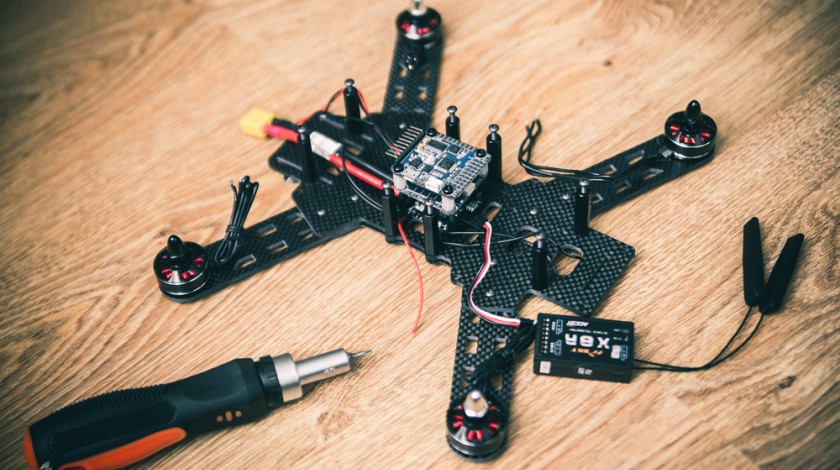 Podstawy budowy drona wycigowego