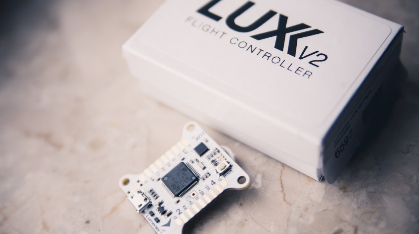 LUX v2 - najnowszy kontroler firmy Lumenier